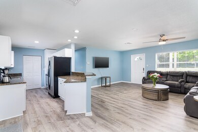 Kitchen/Living Area