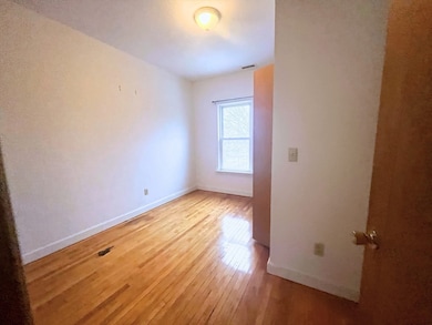 123 Mayfield St unit 2nd Floor, Worcester, MA 01602 - photo 5