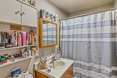 1016 E Sheridan Ave, Nampa, ID 83686 - photo 7