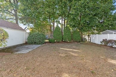 70 Canterbury Rd, Waltham, MA 02453 - photo 4