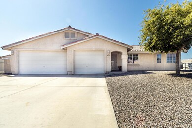 3 Car Garage with Boat Deep 3 rd Bay