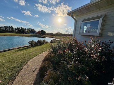 109 Adele Ct, Jacksonville, IL 62650 - photo 3