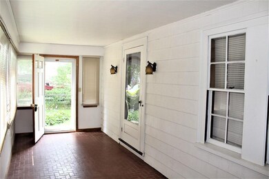 8 White Oak Rd, West Roxbury, MA 02132 - photo 2