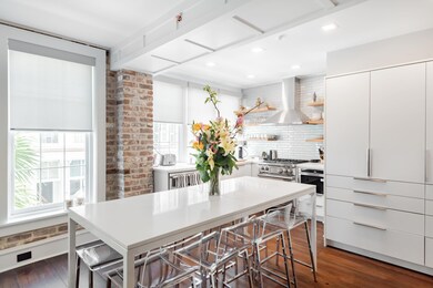 Dining Area & Kitchen