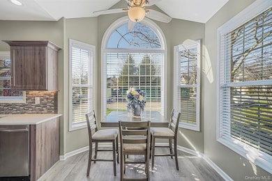 96 Manitou Trail unit 88, Kings Park, NY 11754 - photo 6