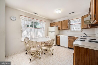 22 Knollwood Dr, Woodbury, NJ 08096 - photo 7