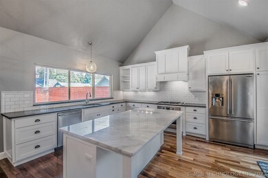 1041 E 37th Place, Tulsa, OK 74105 - photo 5