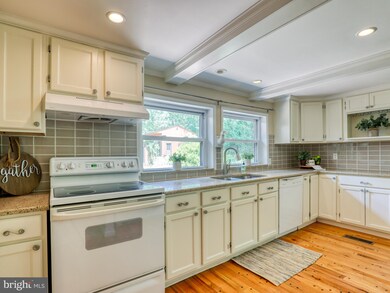 1742 Old Oak Ln, Front Royal, VA 22630 - photo 7