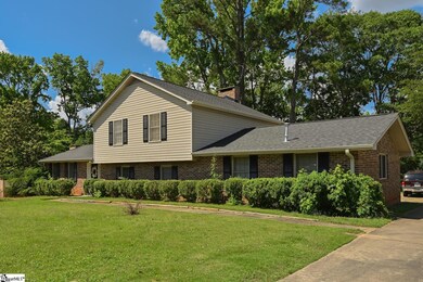 117 Meadowbrook Dr, Mauldin, SC 29662 - photo 3