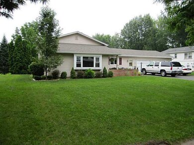 Exterior Front Deep Front-Yard