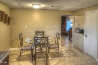Kitchen_Dining