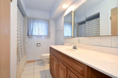 2157 Webster Ln, Des Plaines, IL 60018 - photo 4