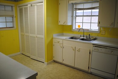 603 Maxine Ave, McComb, MS 39648 - photo 5