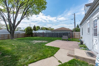 446 N Frolic Ave, Waukegan, IL 60085 - photo 7