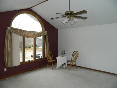 9062 Pineview Ln, Crown Point, IN 46307 - photo 6