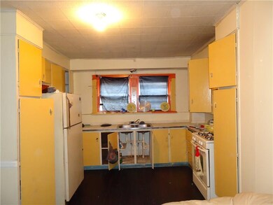 2230 E Lynn St, Anderson, IN 46016 - photo 3