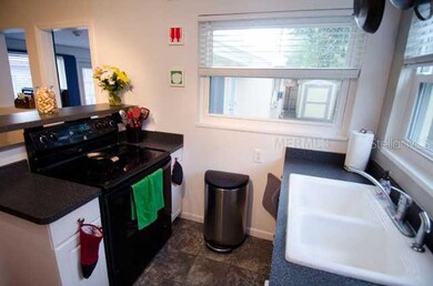 1112 15th St N, Saint Petersburg, FL 33705 - photo 7