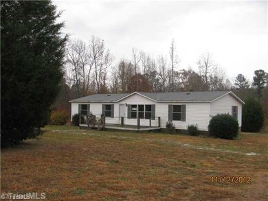 1345 Cloverfield Rd, Asheboro, NC 27205 - photo 2
