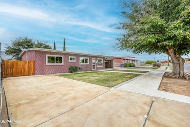 9033 Mount Delano Dr, El Paso, TX 79904 - photo 2