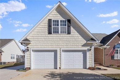 225 Hogart St, Raeford, NC 28376 - photo 4