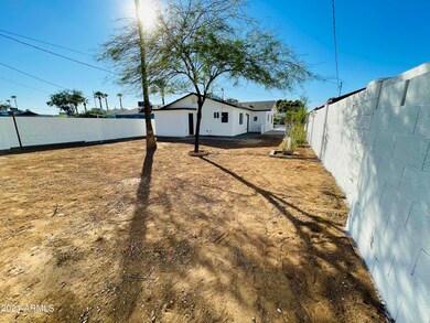 2233 N 22nd Place, Phoenix, AZ 85006 - photo 7