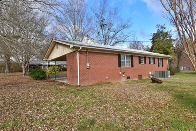 246 Meadow Brook Dr, Linden, TN 37096 - photo 4