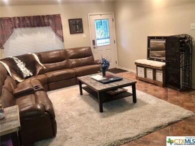 833 Bismark St, Seguin, TX 78155 - photo 4