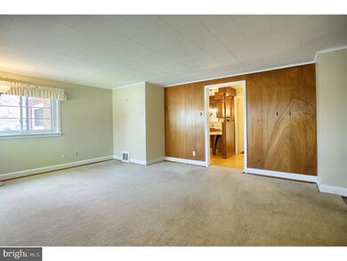 405 Parkside Ave, Reading, PA 19607 - photo 4