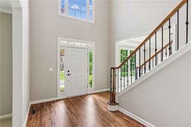 Grand 2 story entrance.