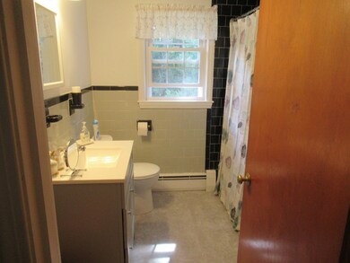 547 Pleasant St, Franklin, MA 02038 - photo 4