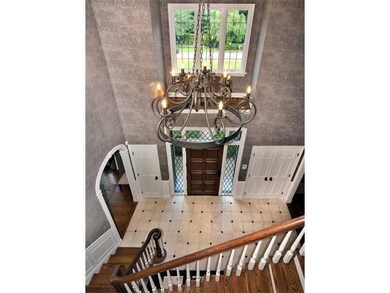 Entry/Foyer.