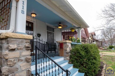 118 SW The Dr, Topeka, KS 66606 - photo 2