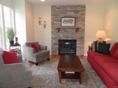 3197 Overlook Dr, Emmaus, PA 18049 - photo 3