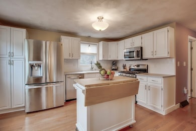 6 Daniel Finn Cir, Billerica, MA 01821 - photo 2