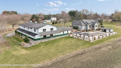 9285 Guinea Rd, Grand Ledge, MI 48837 - photo 5