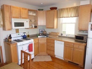 198 Hampshire St unit 2, Cambridge, MA 02139 - photo 2