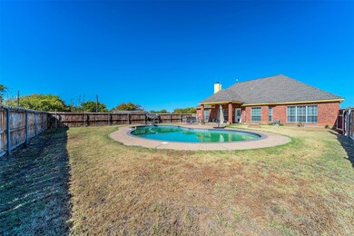 104 Honeysuckle Dr, Decatur, TX 76234 - photo 6