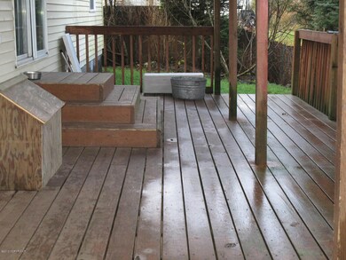 BACK DECK/PATIO