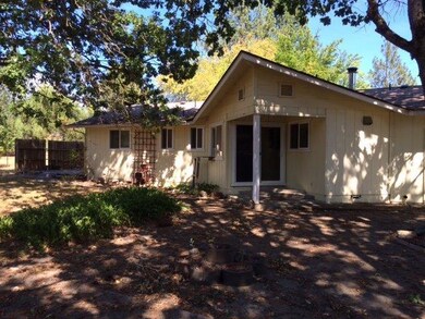 464 Connie Ln, Merlin, OR 97532 - photo 2