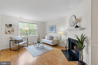 2715 S Walter Reed Dr unit B, Arlington, VA 22206 - photo 4