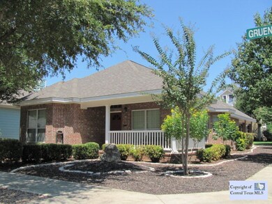2214 Gruene Lake Dr, New Braunfels, TX 78130 - photo 2
