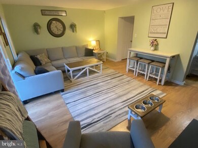 25 W Jonathan Ct, Kennett Square, PA 19348 - photo 4