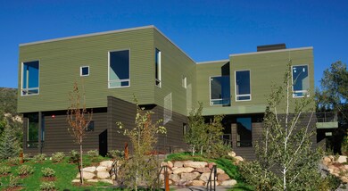 Exterior Elevation Photo