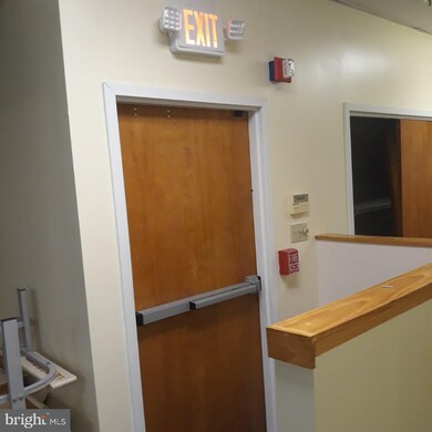 525 Penn St unit 4TH FLOOR, Reading, PA 19601 - photo 6