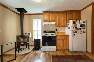 724 W 3 St, Cedar Falls, IA 50613 - photo 3