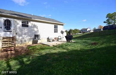 572 Stonewall St, Strasburg, VA 22657 - photo 5