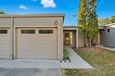 715 Skynob Dr, Ann Arbor, MI 48105 - photo 3