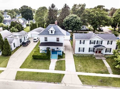 47 N Madison St, Evansville, WI 53536 - photo 2