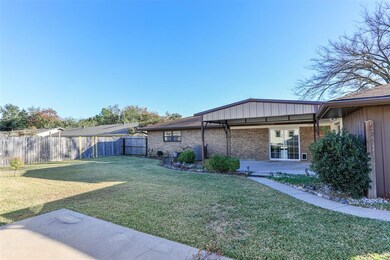 2007 Maplewood Dr, Gainesville, TX 76240 - photo 5