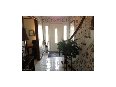INVITING FOYER!